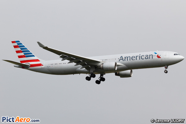 Airbus A330-323 (American Airlines)