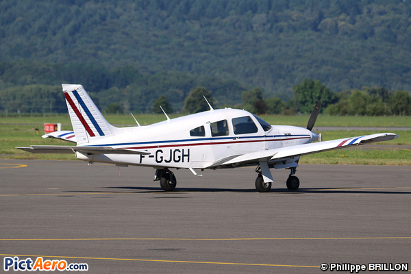PA-28R-201T Turbo Arrow III (Private / Privé)