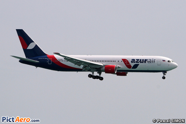 Boeing 767-33A/ER (Azurair)