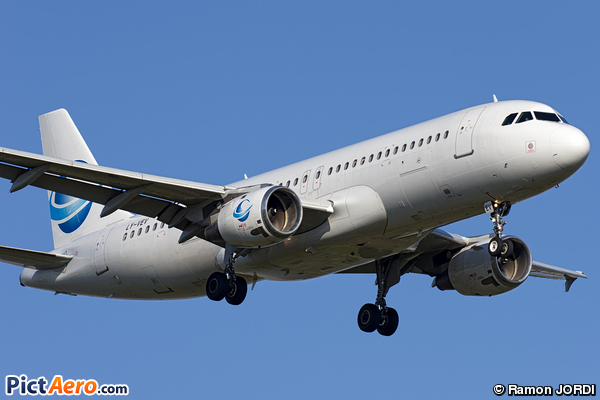 Airbus A320-211 (Avion Express)