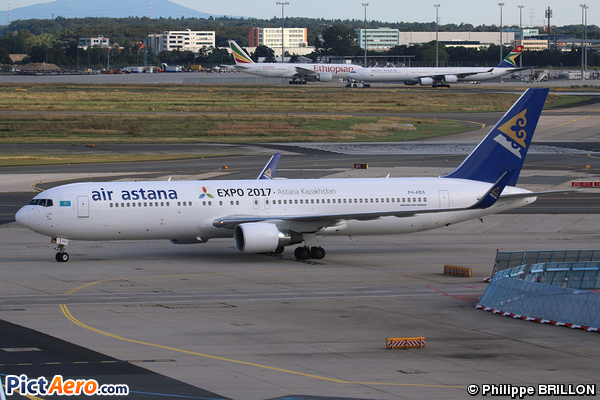 Boeing 767-3KY/ER (Air Astana)