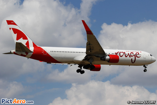 Boeing 767-333/ER (Air Canada Rouge)