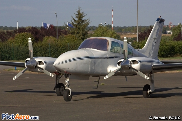 Cessna 310R (Private / Privé)