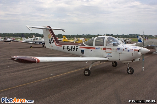 Piper PA-38-112 (Aéroclub de l'Est)