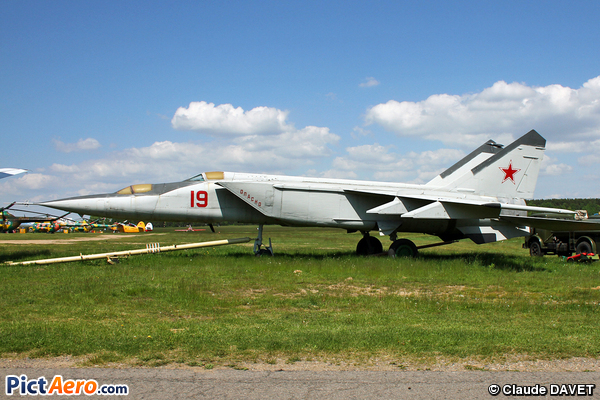 Mikoyan-Gurevich MiG-25PU (Belarus - Air Force)