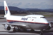 Boeing 747-3H6M/SF (9M-MHK)