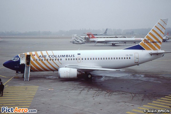 Boeing 737-33A (Air Columbus)
