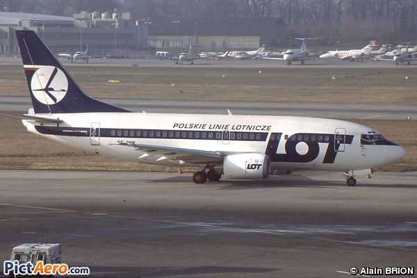 Boeing 737-59D (LOT Polish Airlines)