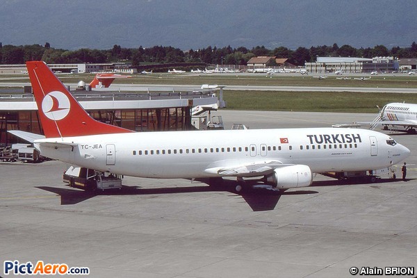Boeing 737-42J/C (Turkish Airlines)