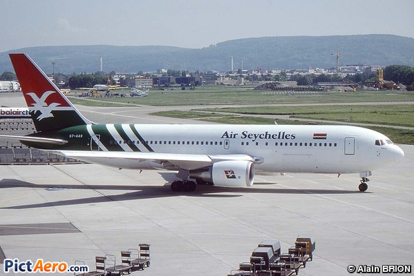 Boeing 767-2Q8/ER (Air Seychelles)