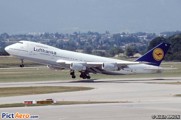 Boeing 747-230B(SF) (Lufthansa)