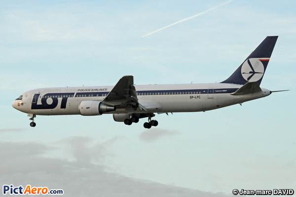 Boeing 767-35D/ER (LOT Polish Airlines)
