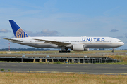 Boeing 777 United 