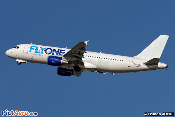 Airbus A320-211 (Fly One)