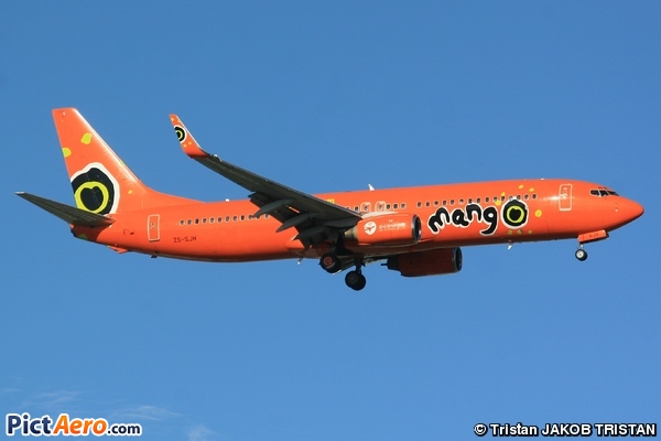 Boeing 737-8BG (Mango)