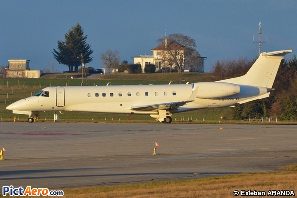 Embraer ERJ-135 BJ Legacy (Air X Charter Ltd)