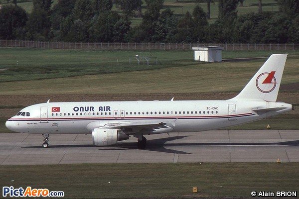 Airbus A320-211 (Onur Air)