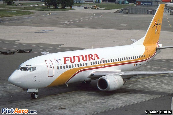 Boeing 737-3Y0 (Futura International Airways)