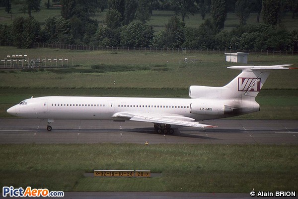 Tupolev Tu-154M (Air Via)