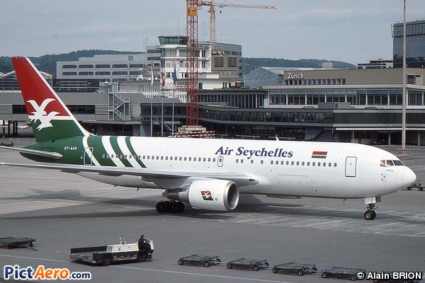 Boeing 767-2Q8/ER (Air Seychelles)