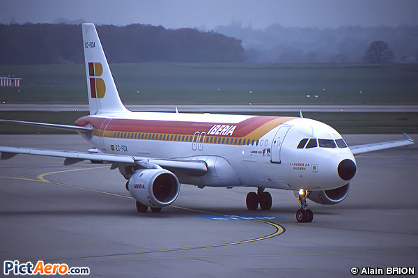 Airbus A320-211 (Iberia)