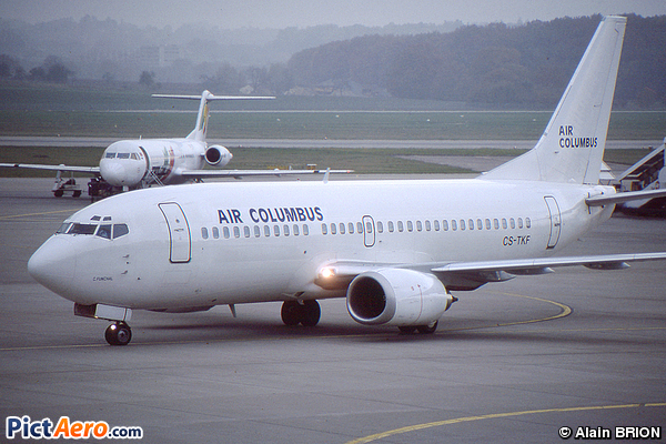 Boeing 737-33A (Air Columbus)