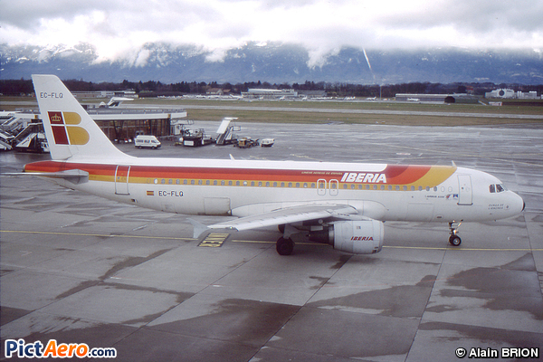 Airbus A320-211 (Iberia)
