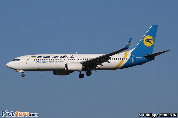 Boeing 737-86N/WL (Ukraine International Airlines)