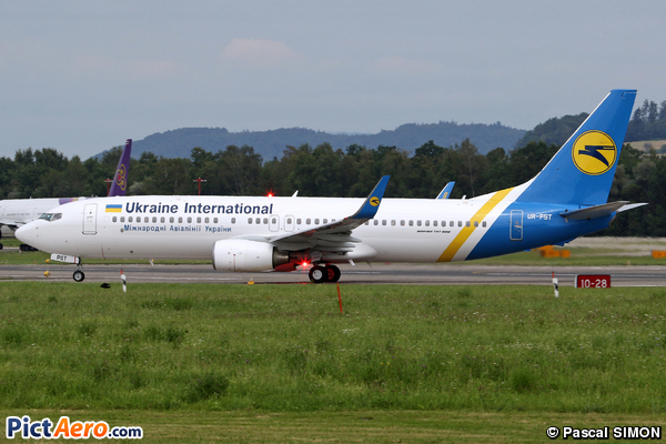 Boeing 737-8AS/WL (Ukraine International Airlines)