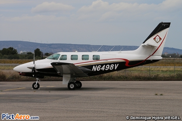 Cessna T303 Crusader (Private / Privé)