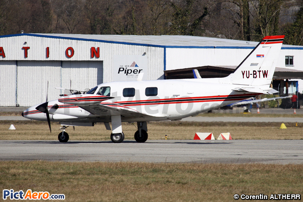 Piper PA-31T cheyenne (Private / Privé)