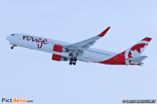 Boeing 767-333/ER (Air Canada Rouge)