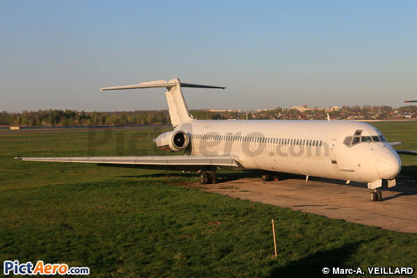 McDonnell Douglas MD-83 (DC-9-83) (Khors Aircompany)