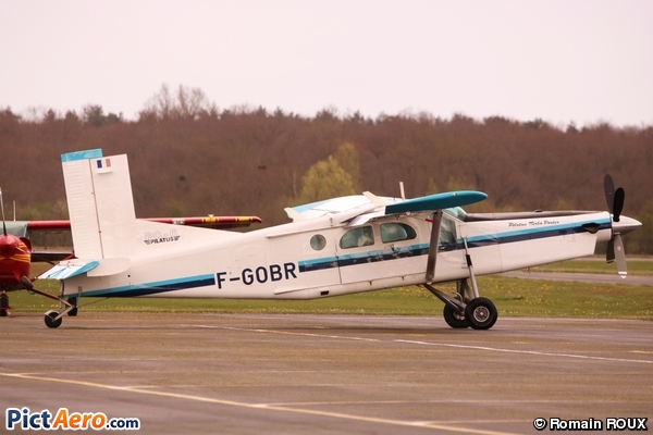 Pilatus PC-6/B2-H4 Turbo Porter (Ecole de Parachutisme du Centre Orléans Loiret)
