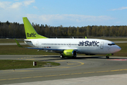 Boeing 737-36Q/WL (YL-BBX)