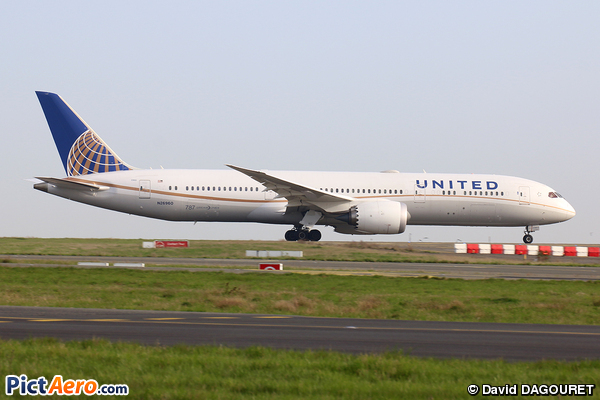 Boeing 787-9 Dreamliner (United Airlines)