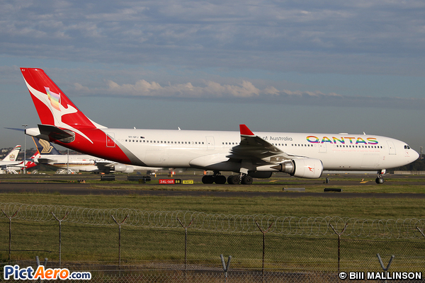 Airbus A330-303X (Qantas)