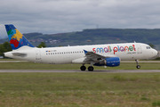 Airbus A320-214 (LY-SPF)