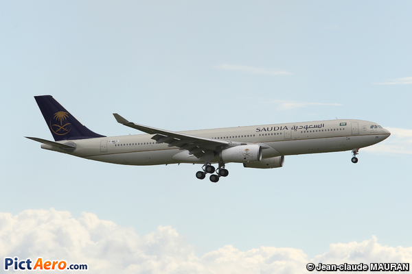 Airbus A330-203 (Saudi Arabian Airlines)