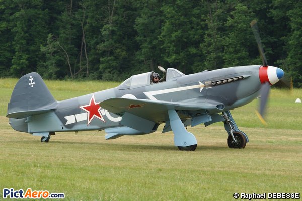 Yakovlev Yak-3UA (Private / Privé)
