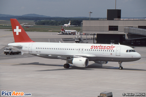 Airbus A320-214 (Swissair)