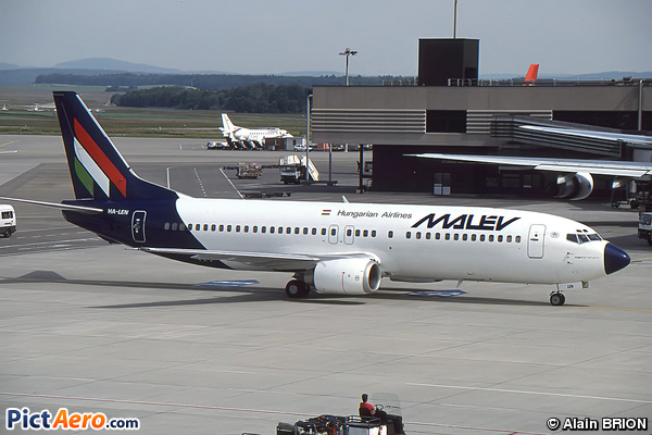Boeing 737-4Y0 (Malév Hungarian Airlines)