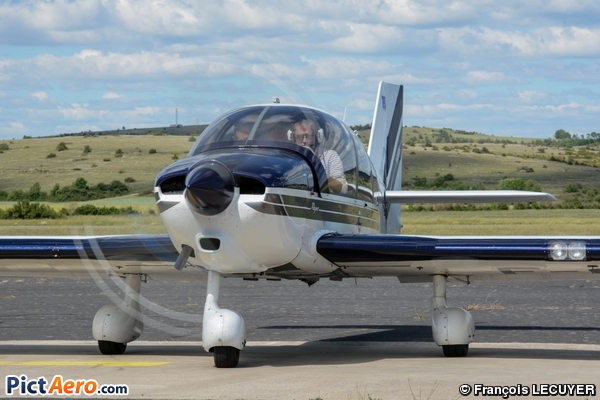Robin DR 400-180 (Aéroclub de Vichy)