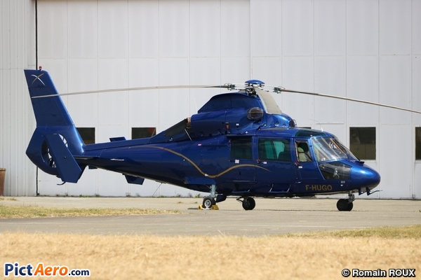 Eurocopter AS-365N-3 Dauphin 2 (HéliFirst)