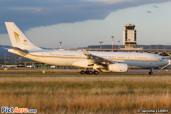 Airbus A330-243 Prestige (Sky Prime)