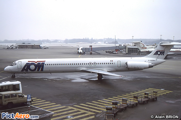 McDonnell Douglas MD-83 (DC-9-83) (AOM French Airlines)