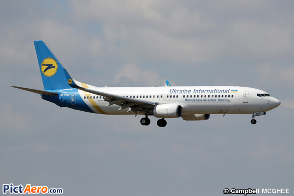 Boeing 737-8HX (Ukraine International Airlines)