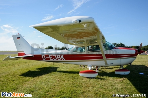Cessna 172N Skyhawk (Aéroclub de Clermont Limagne)