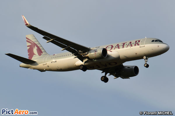 Airbus A320-214/SL (Qatar Airways)