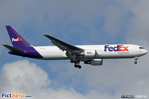 Boeing 767-3S2/F (FedEx)